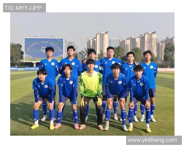 足球职位缩写解析与各角色职责详解助你更好理解比赛运作