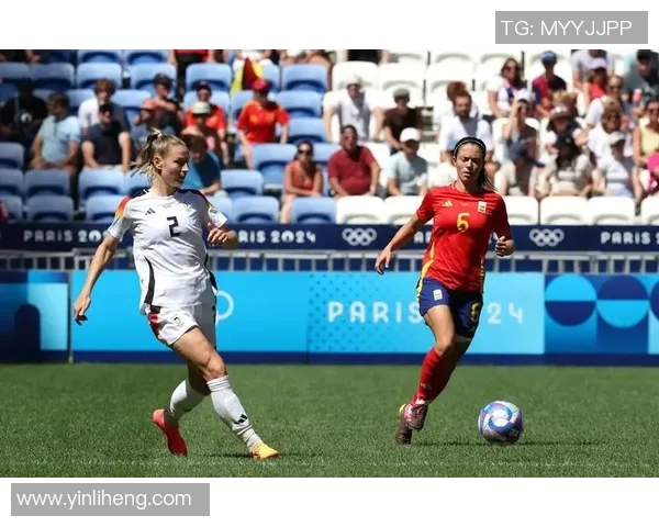 足球表演服的魅力与风采展现运动精神的完美结合与时尚潮流的交融